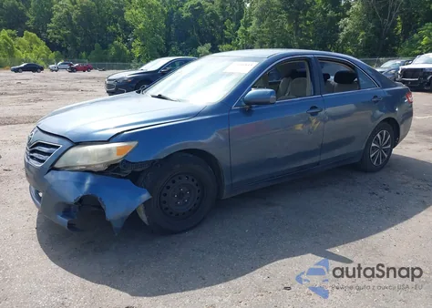 2010 Toyota Camry Le z USA, uszkodzony, nr VIN 4T1BF3EK8AU514560